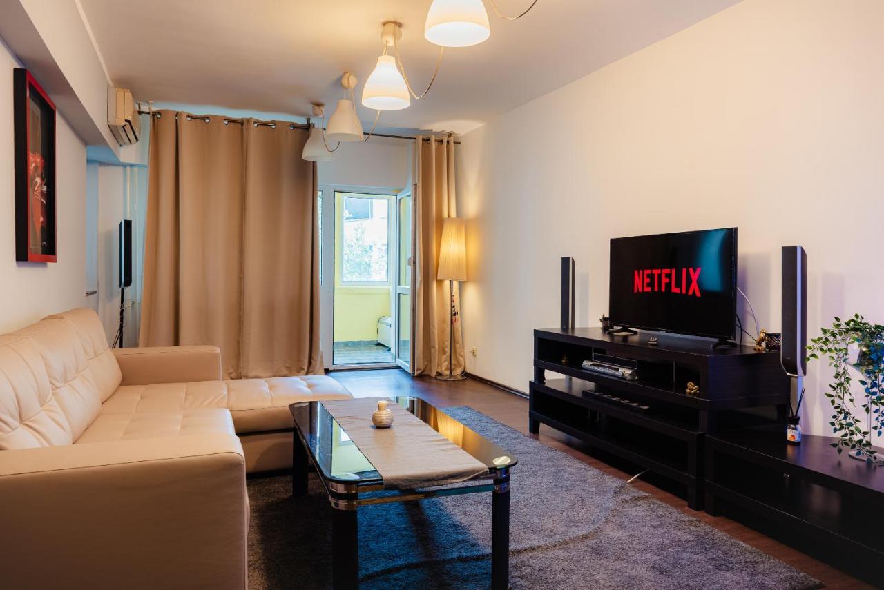בוקרשט Comfy Apartment With Private Parking And Netflix מראה חיצוני תמונה