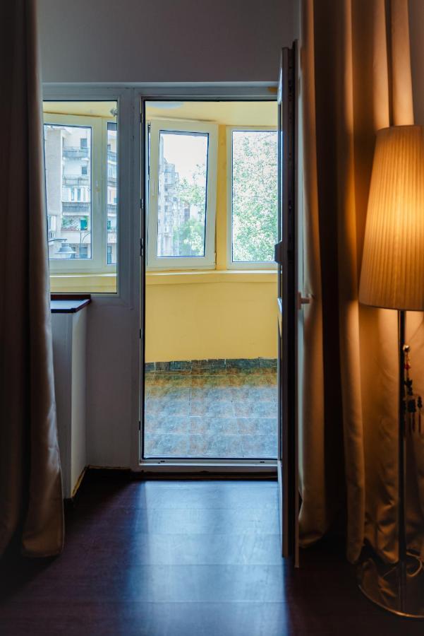 בוקרשט Comfy Apartment With Private Parking And Netflix מראה חיצוני תמונה