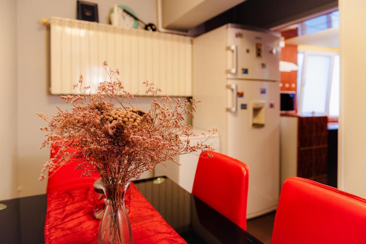בוקרשט Comfy Apartment With Private Parking And Netflix מראה חיצוני תמונה