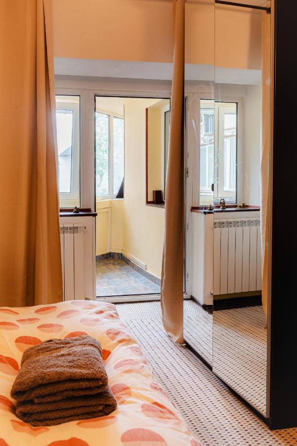 בוקרשט Comfy Apartment With Private Parking And Netflix מראה חיצוני תמונה