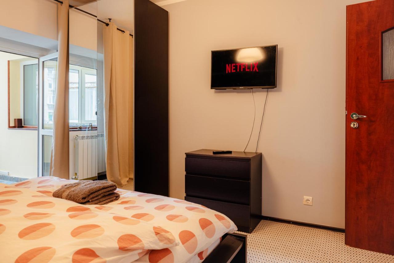 בוקרשט Comfy Apartment With Private Parking And Netflix מראה חיצוני תמונה