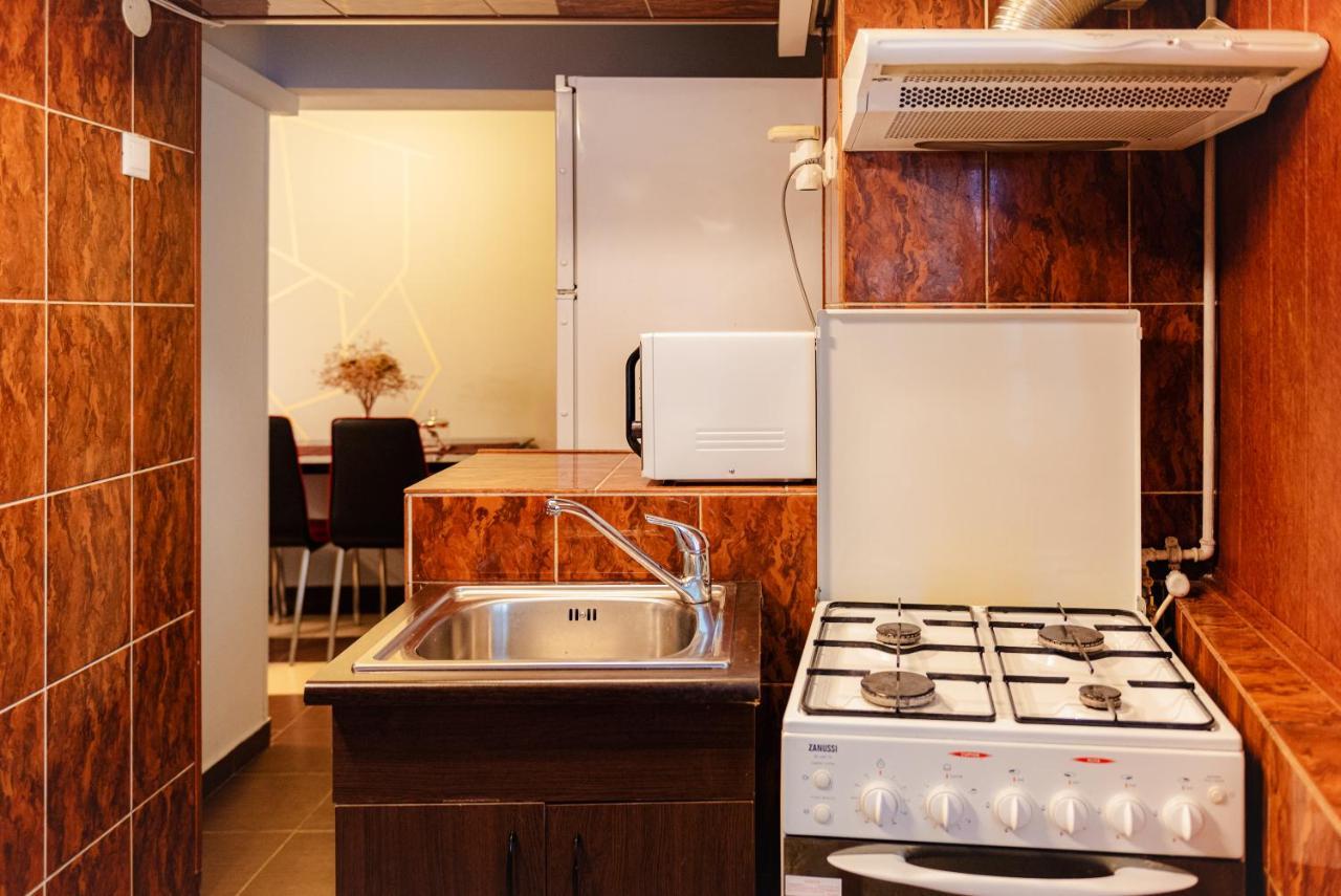 בוקרשט Comfy Apartment With Private Parking And Netflix מראה חיצוני תמונה