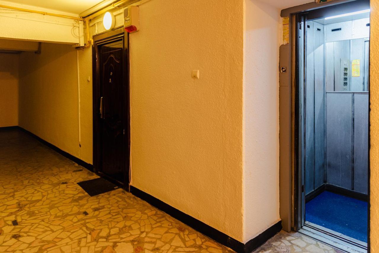 בוקרשט Comfy Apartment With Private Parking And Netflix מראה חיצוני תמונה